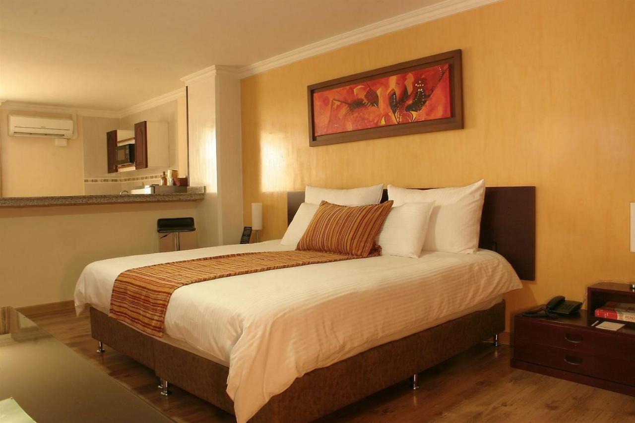 Hotel Luxor Pereira Buitenkant foto