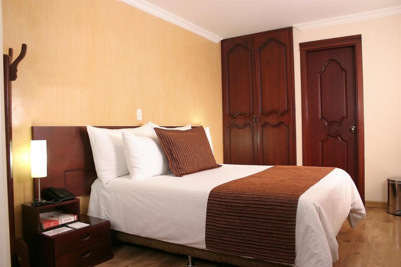 Hotel Luxor Pereira Buitenkant foto