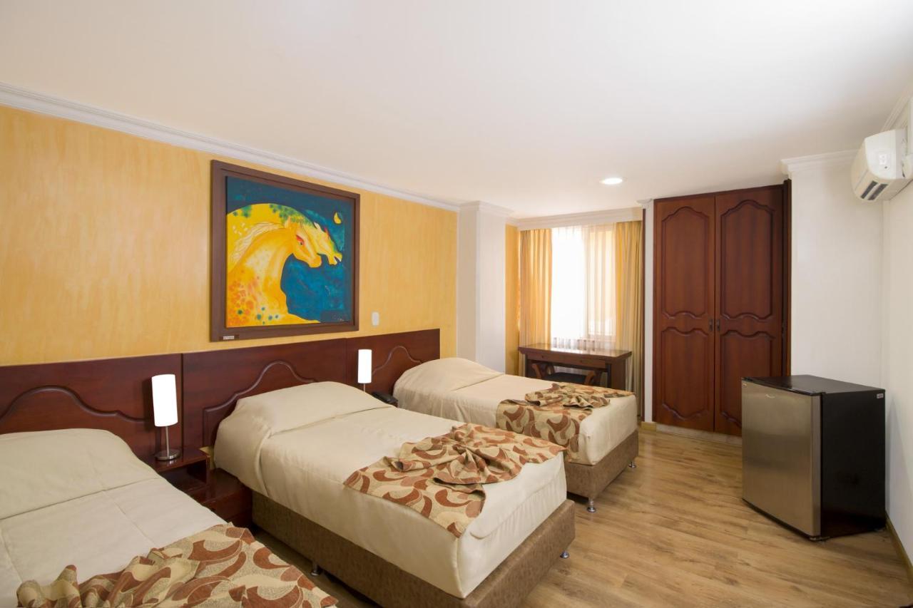 Hotel Luxor Pereira Buitenkant foto