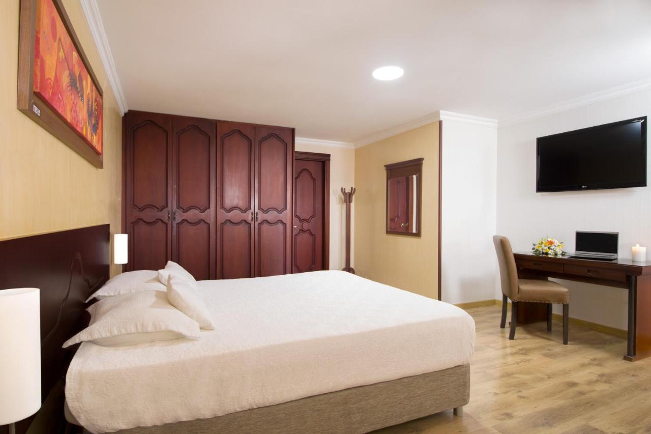 Hotel Luxor Pereira Buitenkant foto