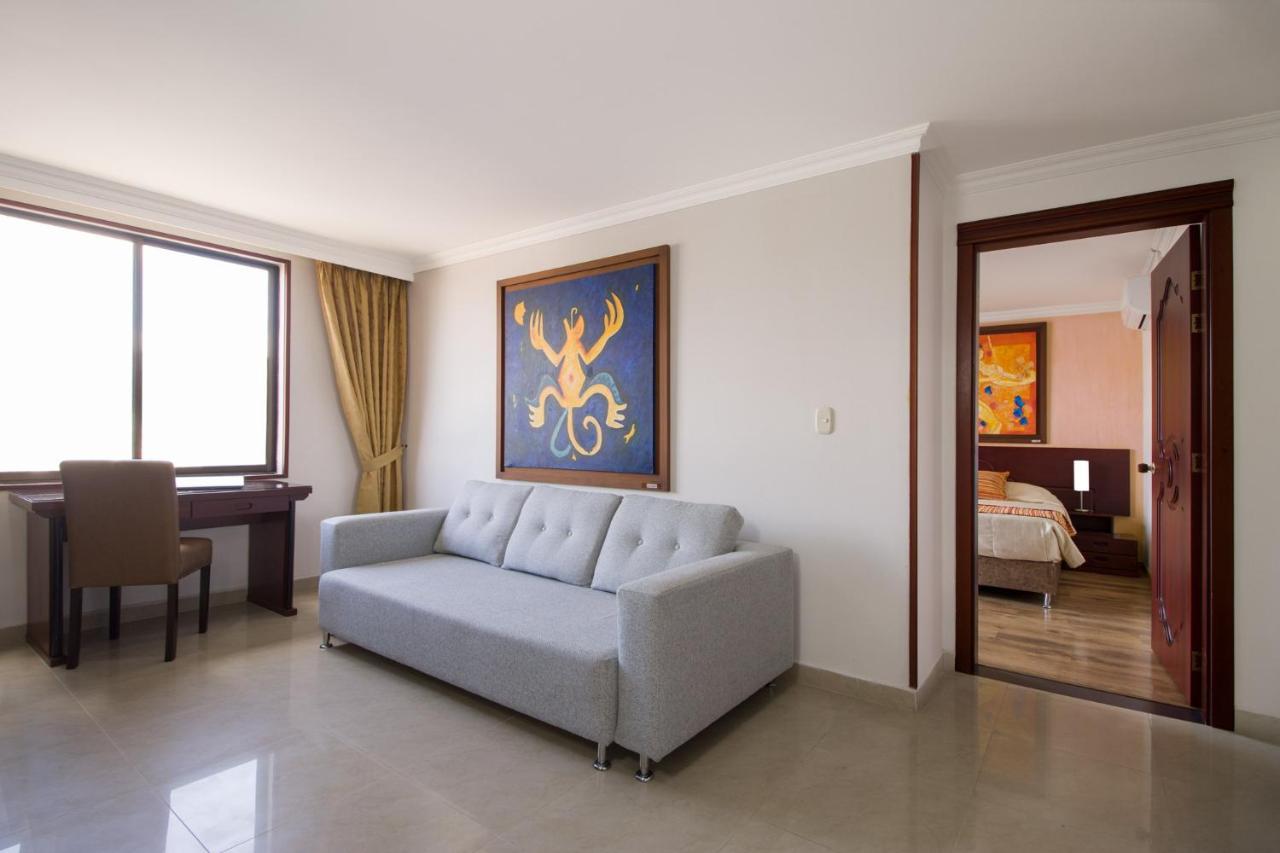 Hotel Luxor Pereira Buitenkant foto
