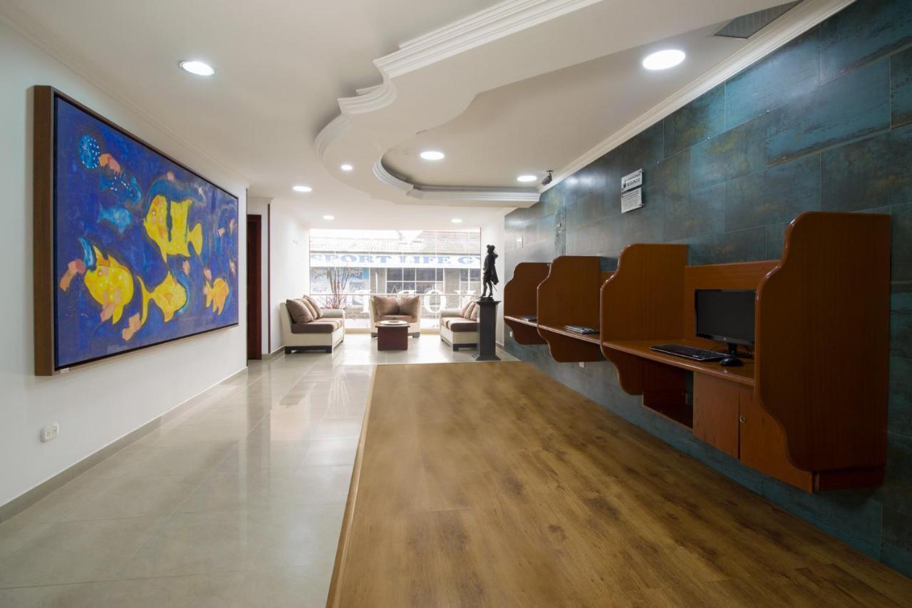 Hotel Luxor Pereira Buitenkant foto