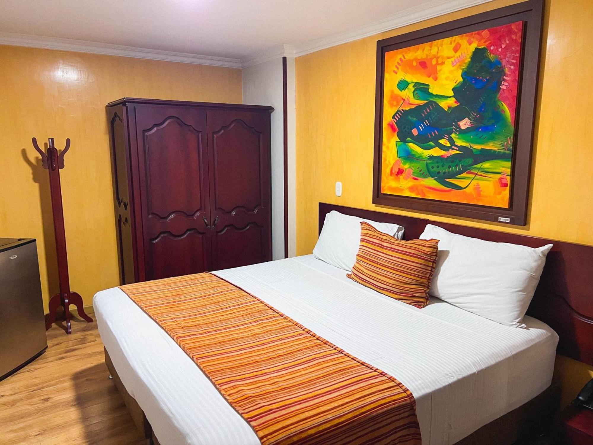Hotel Luxor Pereira Buitenkant foto