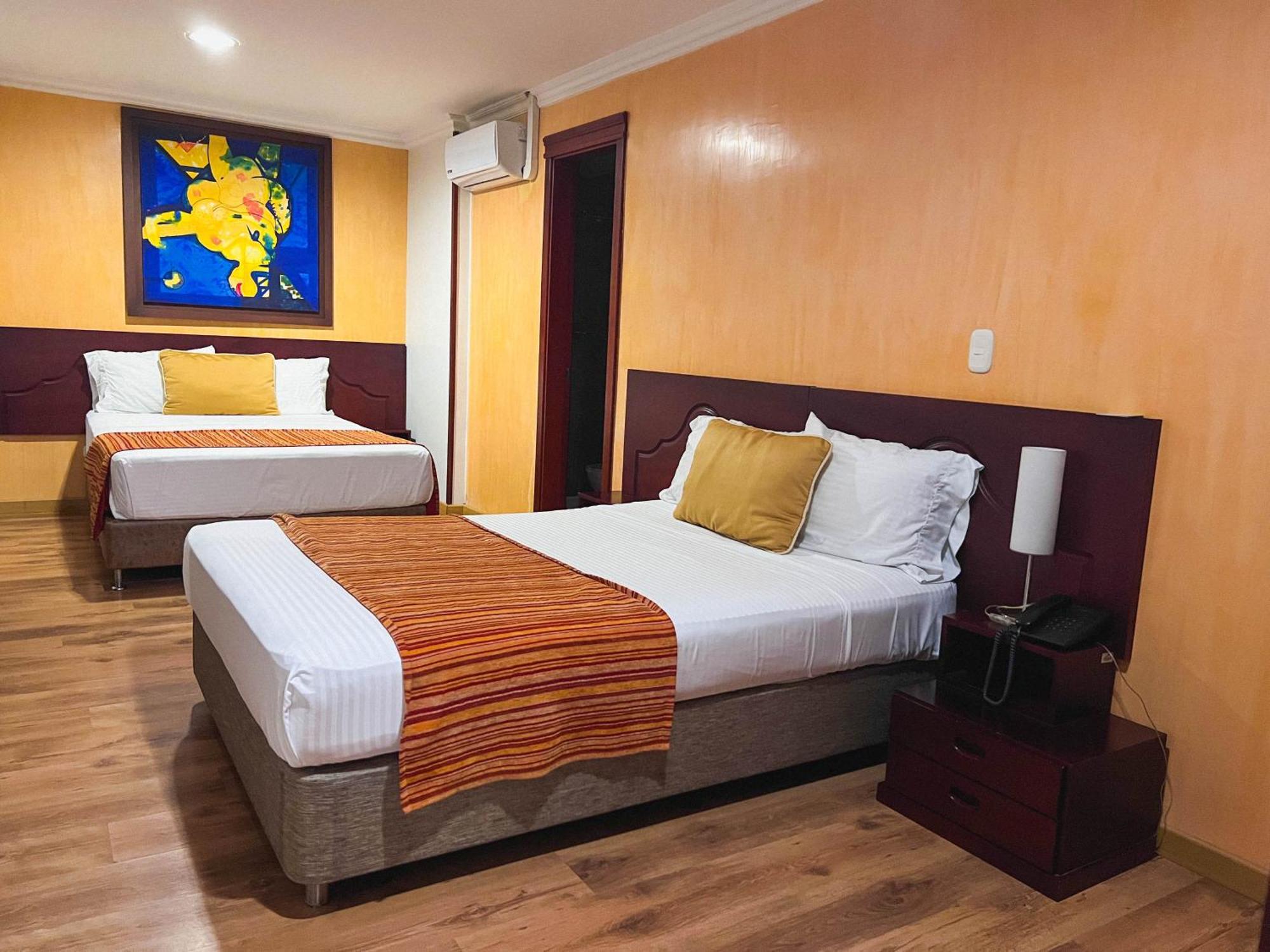 Hotel Luxor Pereira Buitenkant foto