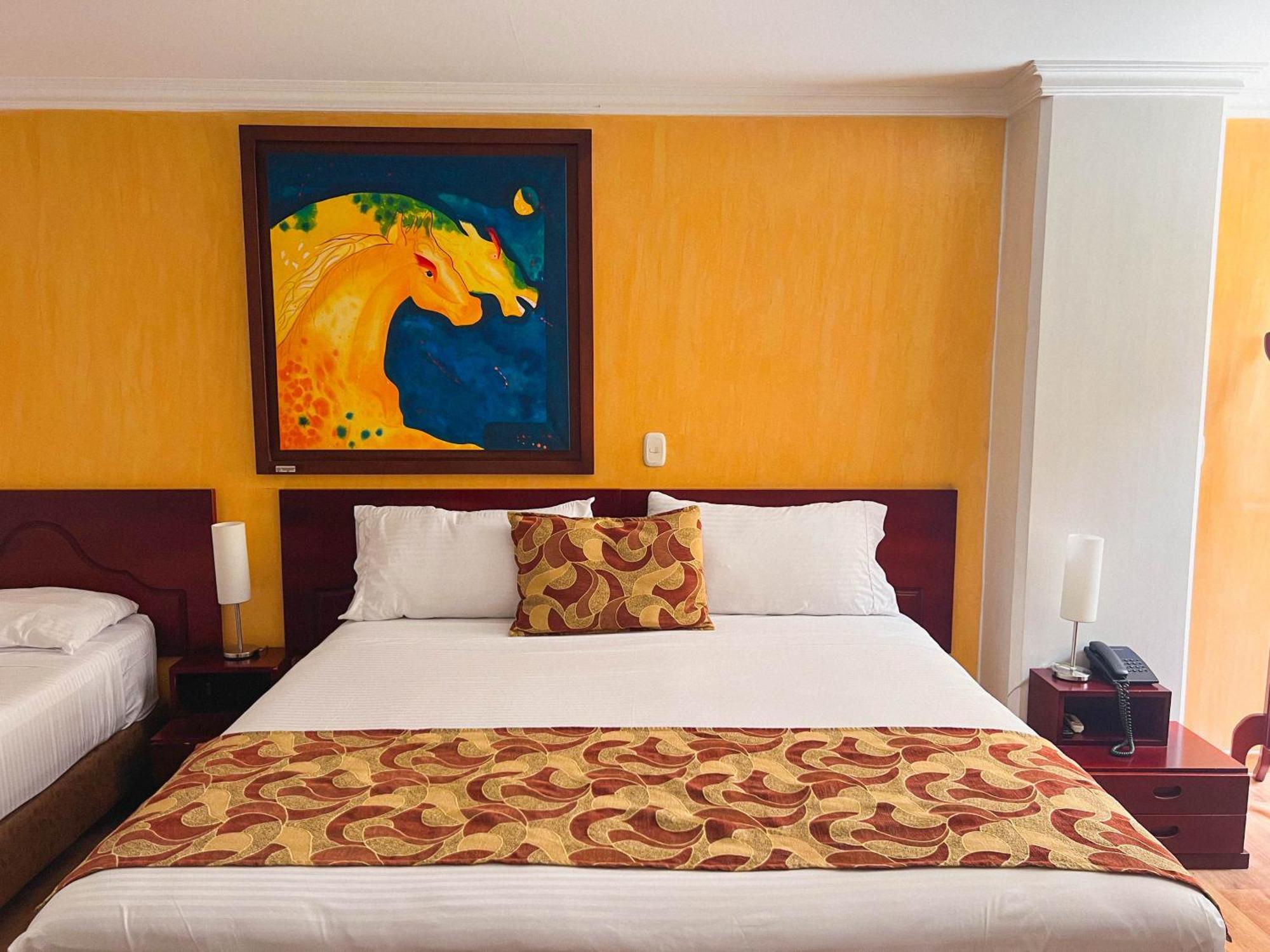 Hotel Luxor Pereira Buitenkant foto
