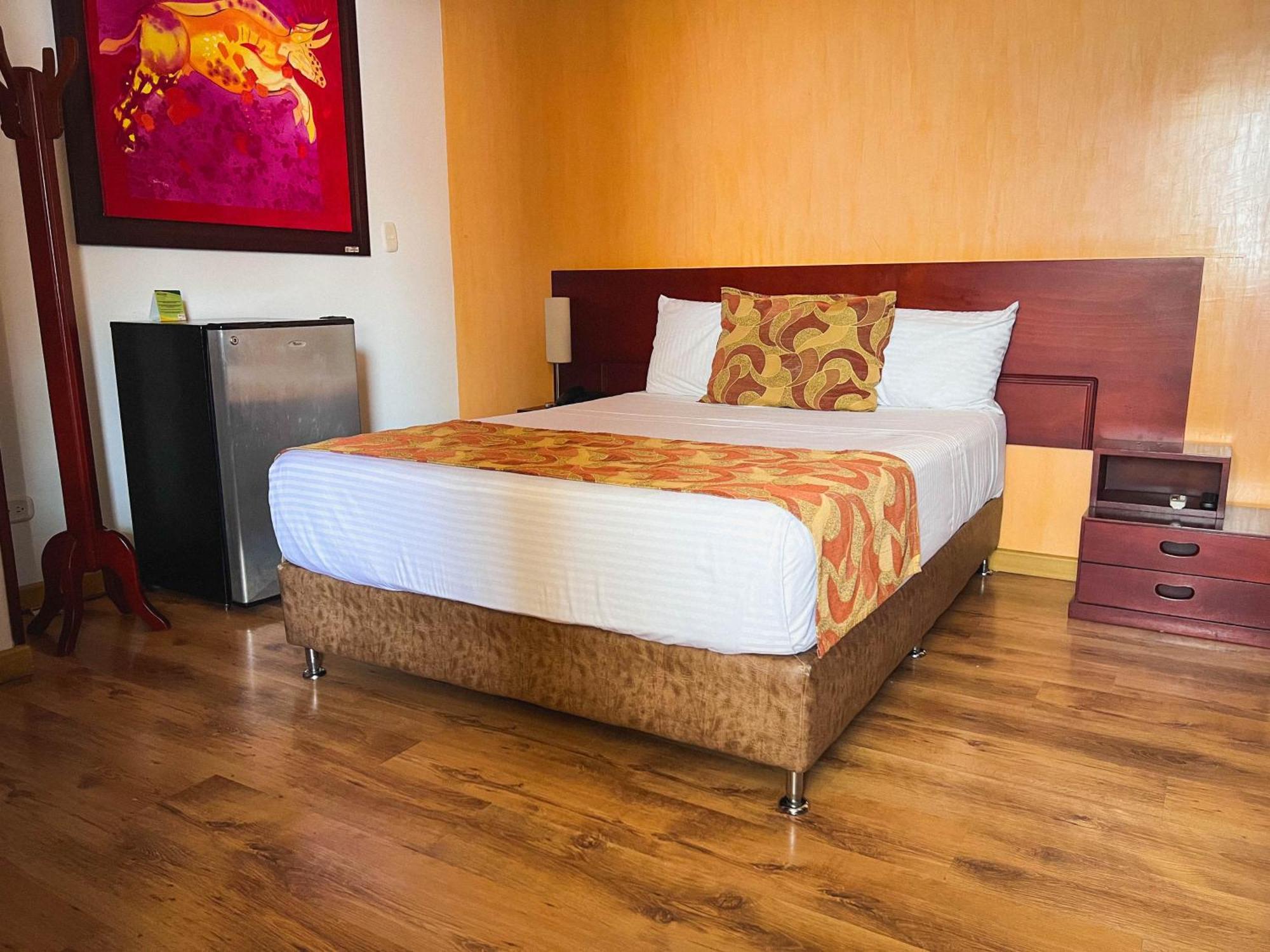Hotel Luxor Pereira Buitenkant foto
